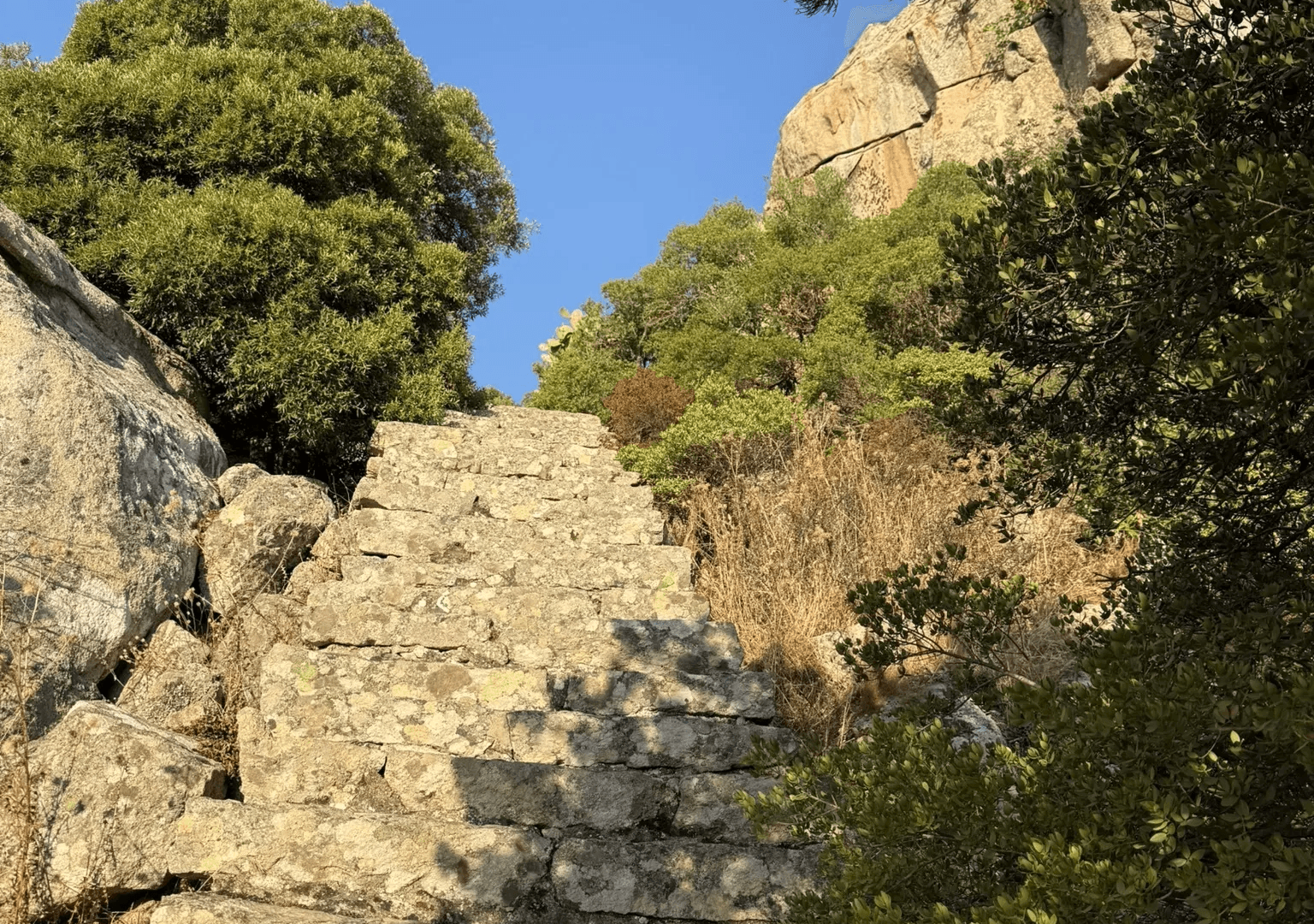 Tra i graniti
